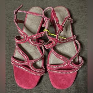 NWOT Aerosols Downtown Red Suede Upper Sandals with gold tone chains accents